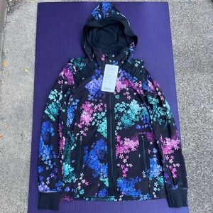 NWT Lululemon Run Bandit Jacket Petal Pop Size 6